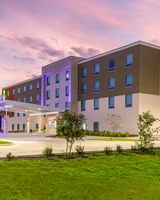 Holiday Inn Express & Suites Macclenny