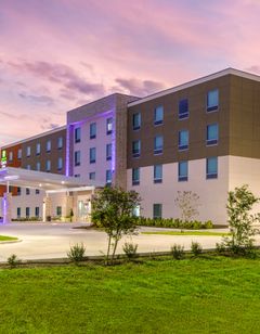 Holiday Inn Express & Suites Macclenny