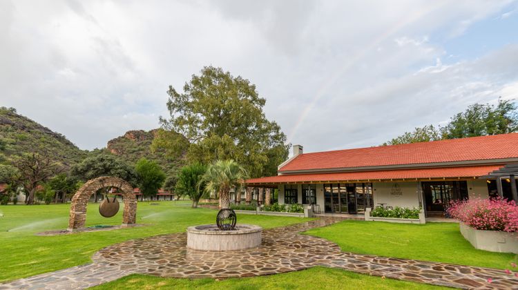 Midgard Country Estate Exterior