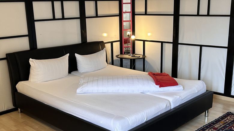 <b>Rosenhof Hotel Room</b>. Images powered by <a href="https://www.leonardoworldwide.com/" title="Leonardo Worldwide" target="_blank">Leonardo</a>.