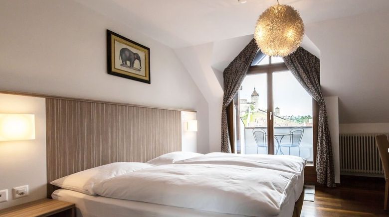 <b>Hotel Kronenhof Room</b>. Images powered by <a href="https://www.leonardoworldwide.com/" title="Leonardo Worldwide" target="_blank">Leonardo</a>.