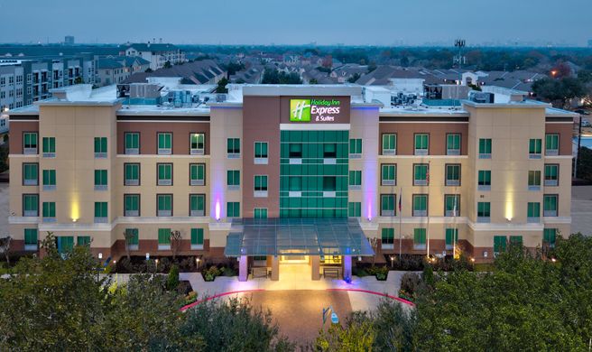 Holiday Inn Express & Suites Houston SW Exterior