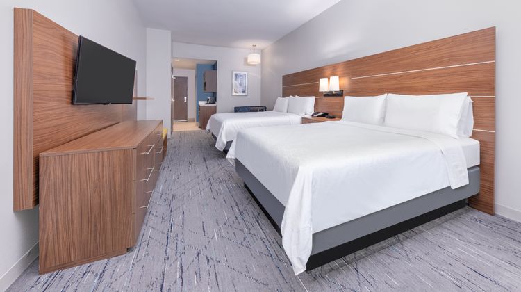 Holiday Inn Express & Suites Houston SW Suite