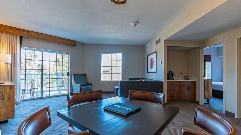 <b>Cherry Valley Hotel Suite</b>. Images powered by <a href="https://www.leonardoworldwide.com/" title="Leonardo Worldwide" target="_blank">Leonardo</a>.