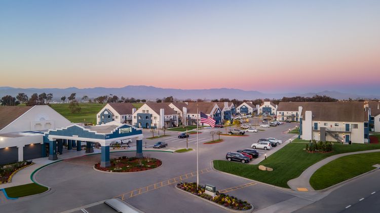 Staybridge Suites Oxnard-River Ridge Exterior
