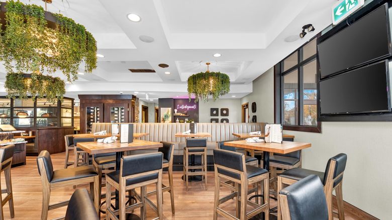 <b>Sandman Hotel Vancouver Airport Restaurant</b>. Images powered by <a href="https://www.leonardoworldwide.com/" title="Leonardo Worldwide" target="_blank">Leonardo</a>.