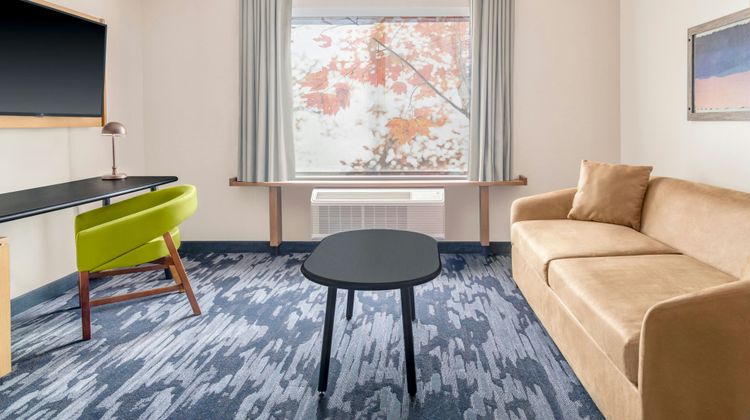 Fairfield Inn & Suites Detroit Taylor Room