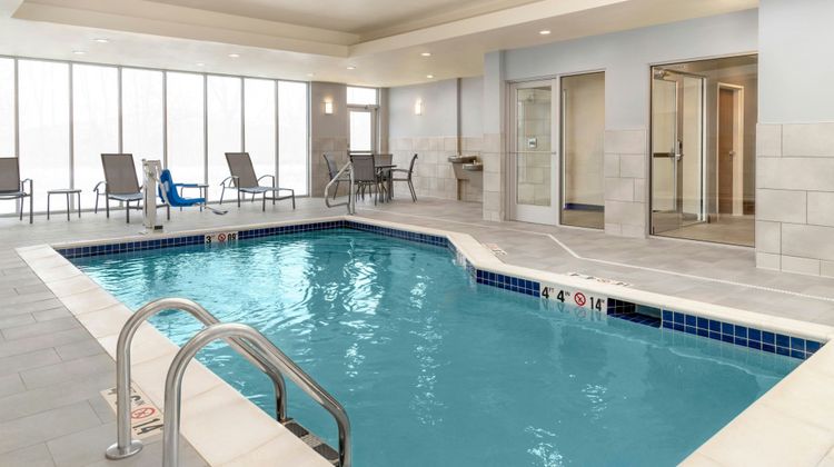Fairfield Inn & Suites Detroit Taylor Pool
