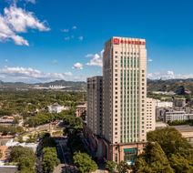 Hilton Garden Inn Mountain Resort Exterior
