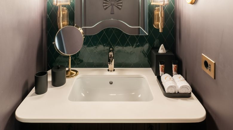 <b>The Goethe Hotel Room</b>. Images powered by <a href="https://www.leonardoworldwide.com/" title="Leonardo Worldwide" target="_blank">Leonardo</a>.
