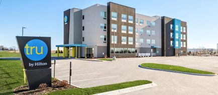 Tru Dixon Exterior