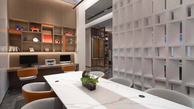 <b>Hampton Inn KWE Nanming Xingye Lobby</b>. Images powered by <a href="https://www.leonardoworldwide.com/" title="Leonardo Worldwide" target="_blank">Leonardo</a>.
