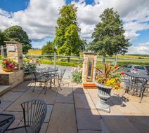 Rogerthorpe Manor Hotel Exterior