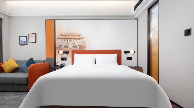 <b>Hampton Inn High-tech Innov Valley Room</b>. Images powered by <a href="https://www.leonardoworldwide.com/" title="Leonardo Worldwide" target="_blank">Leonardo</a>.