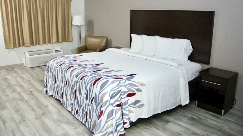 <b>Red Roof Inn & Suites Lake Orion/Auburn Room</b>. Images powered by <a href="https://www.leonardoworldwide.com/" title="Leonardo Worldwide" target="_blank">Leonardo</a>.