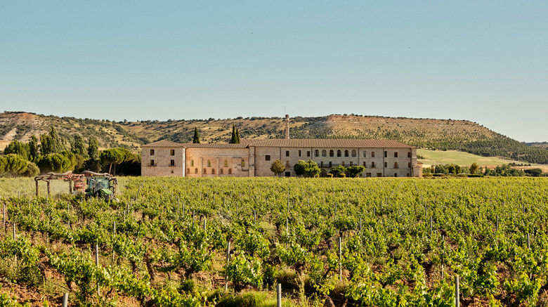 <b>Abadia Retuerta Le Domaine Exterior</b>. Images powered by <a href="https://www.leonardoworldwide.com/" title="Leonardo Worldwide" target="_blank">Leonardo</a>.