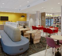 Home2 Suites Midtown Medical Center Lobby