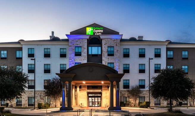 Holiday Inn Express & Suites Del Rio Exterior