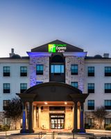 Holiday Inn Express & Suites Del Rio