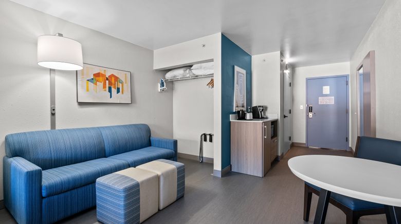 <b>Holiday Inn Express Suite</b>. Images powered by <a href="https://www.leonardoworldwide.com/" title="Leonardo Worldwide" target="_blank">Leonardo</a>.
