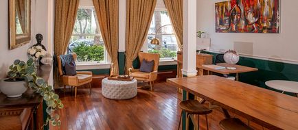 Washington Square Inn Lobby