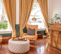 Washington Square Inn Lobby