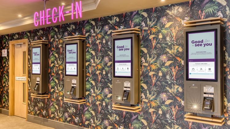 Premier Inn Birmingham Nec / Airport Lobby