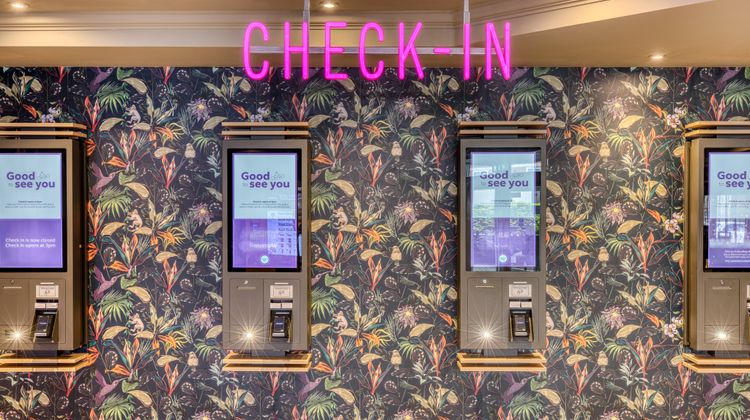 Premier Inn Birmingham Nec / Airport Lobby