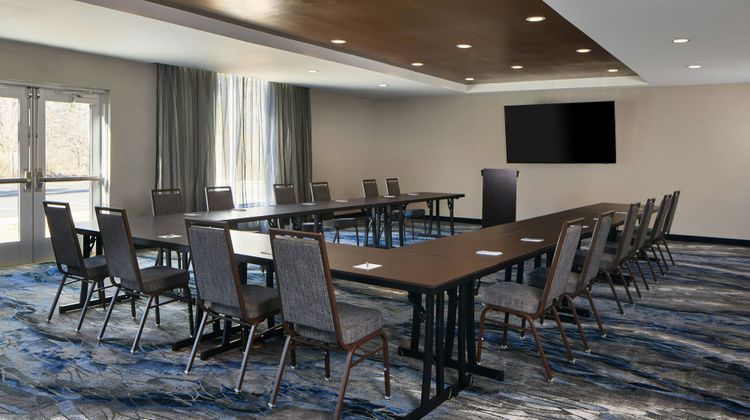 Fairfield Inn & Suites Cornelia Meeting