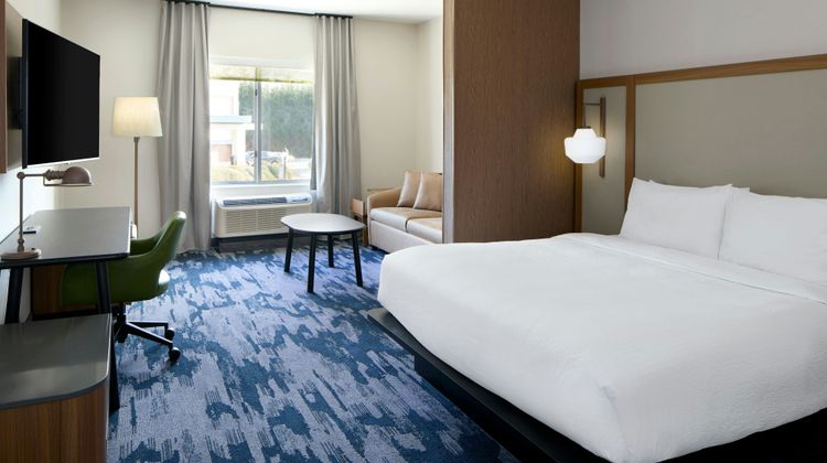 Fairfield Inn & Suites Cornelia Suite