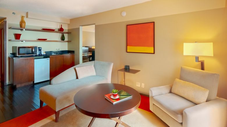 <b>Crowne Plaza Chicago West Loop Suite</b>. Images powered by <a href="https://www.leonardoworldwide.com/" title="Leonardo Worldwide" target="_blank">Leonardo</a>.