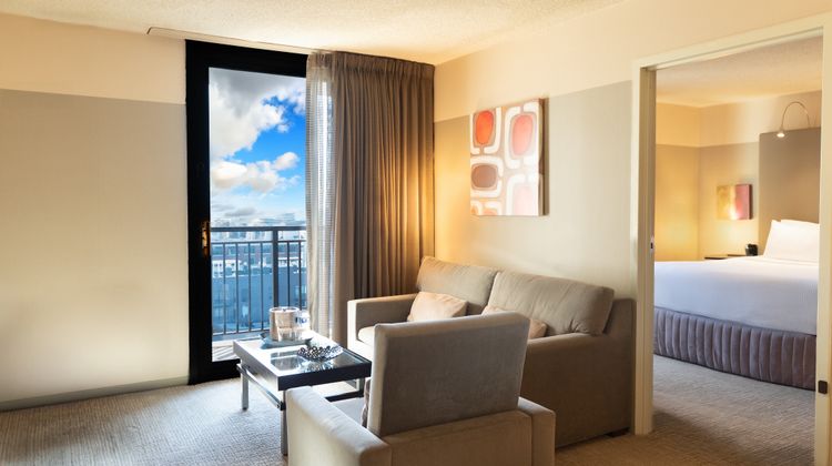 Crowne Plaza Chicago West Loop Suite
