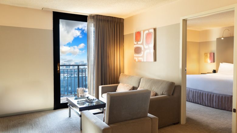 <b>Crowne Plaza Chicago West Loop Suite</b>. Images powered by <a href="https://www.leonardoworldwide.com/" title="Leonardo Worldwide" target="_blank">Leonardo</a>.