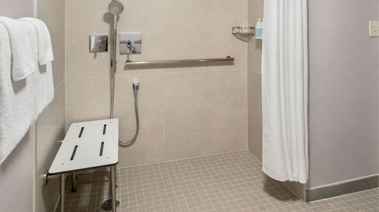 Courtyard by Marriott Newark Elizabeth Room