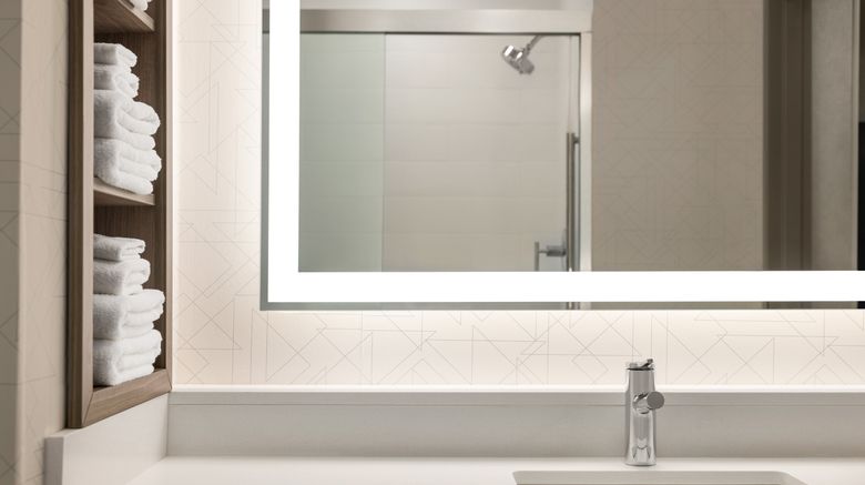 <b>Holiday Inn Express Syracuse Airport Room</b>. Images powered by <a href="https://www.leonardoworldwide.com/" title="Leonardo Worldwide" target="_blank">Leonardo</a>.