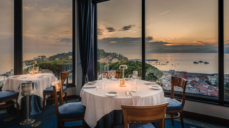 Vis a Vis Hotel Restaurant