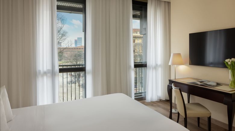 <b>UNAHOTELS Cusani Milano Room</b>. Images powered by <a href="https://www.leonardoworldwide.com/" title="Leonardo Worldwide" target="_blank">Leonardo</a>.