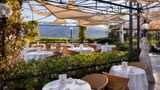 Vis a Vis Hotel Restaurant