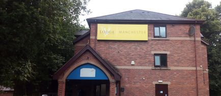 V Lodge Manchester Exterior