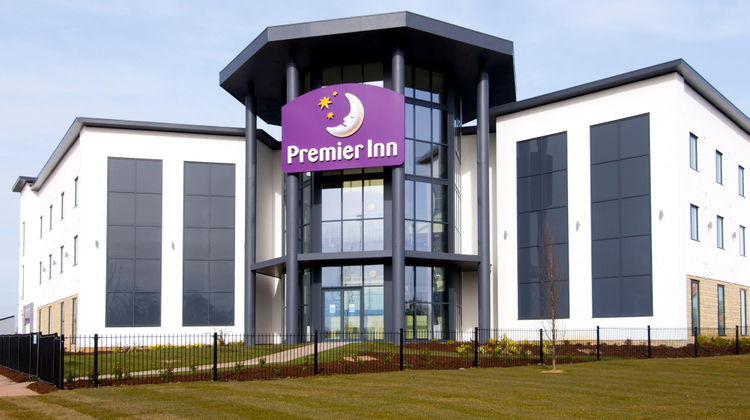 Premier Inn Bicester Exterior