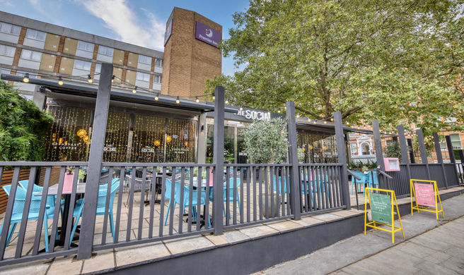 Premier Inn London Hampstead Exterior