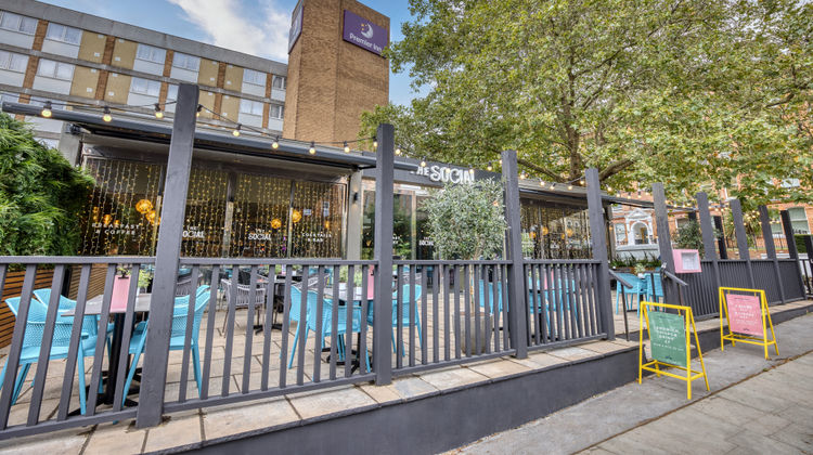 Premier Inn London Hampstead Exterior