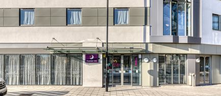 Premier Inn Southampton West Quay Exterior