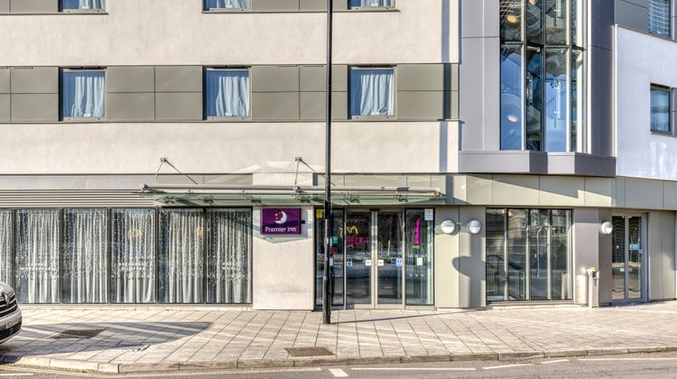 Premier Inn Southampton West Quay Exterior