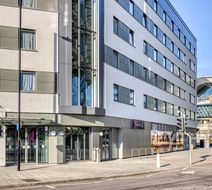 Premier Inn Southampton West Quay Exterior