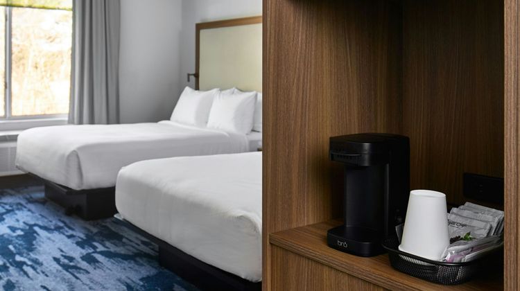 Fairfield Inn & Suites Cornelia Room