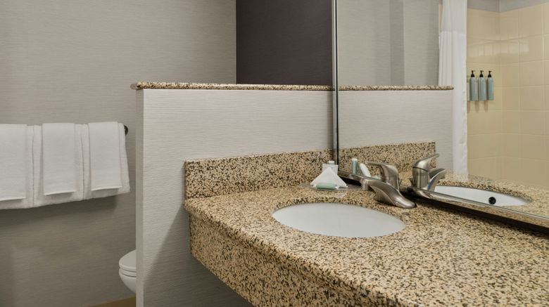 <b>Courtyard by Marriott Halifax Downtown Room</b>. Images powered by <a href="https://www.leonardoworldwide.com/" title="Leonardo Worldwide" target="_blank">Leonardo</a>.