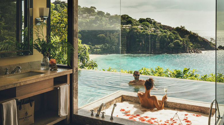 <b>Four Seasons Resort Seychelles Room</b>. Images powered by <a href="https://www.leonardoworldwide.com/" title="Leonardo Worldwide" target="_blank">Leonardo</a>.