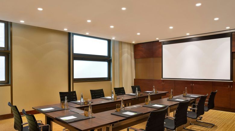 <b>Courtyard World Trade Center, Abu Dhabi Meeting</b>. Images powered by <a href="https://www.leonardoworldwide.com/" title="Leonardo Worldwide" target="_blank">Leonardo</a>.