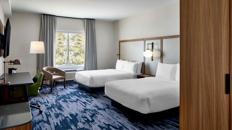 Fairfield Inn & Suites Cornelia Room